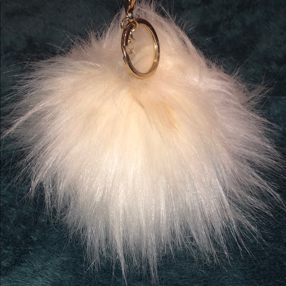 Oversized Key Chain Puff - Picture 4 of 4